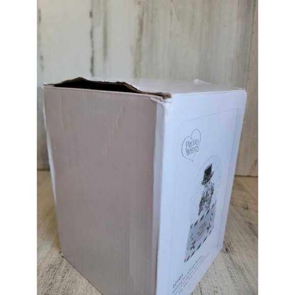 Precious Moments wishing you a sweet season musical snow globe 221103 Xmas figur - Picture 4 of 7